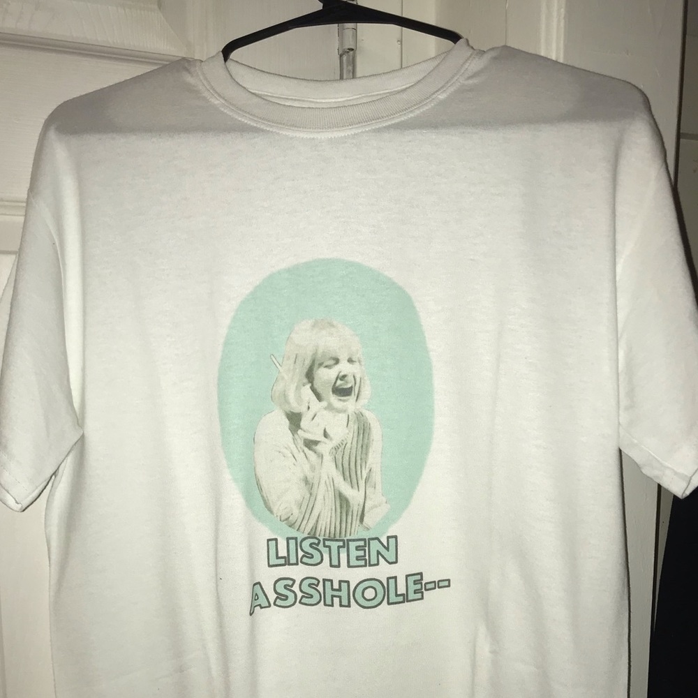 SCREAM Horror Film. Casey Becker “Listen Asshole!” T-shirt. Brand New.